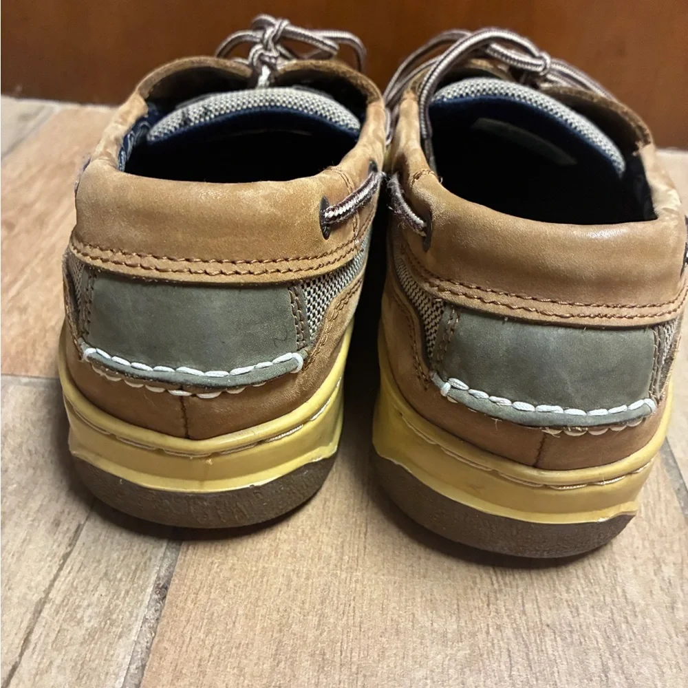 Classic Tan Boat Shoes for Men by Land Rover size 12
